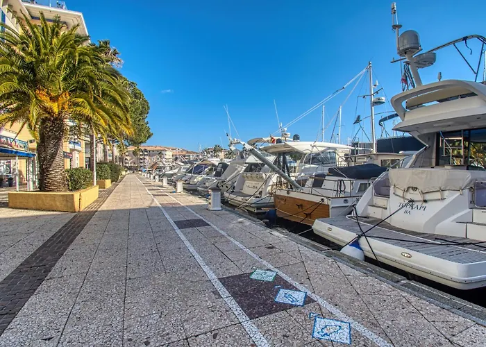 Loft- 300 M Vom By Interhome Apartment Saint Aygulf